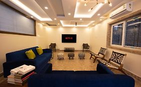 Lakeside Suites
