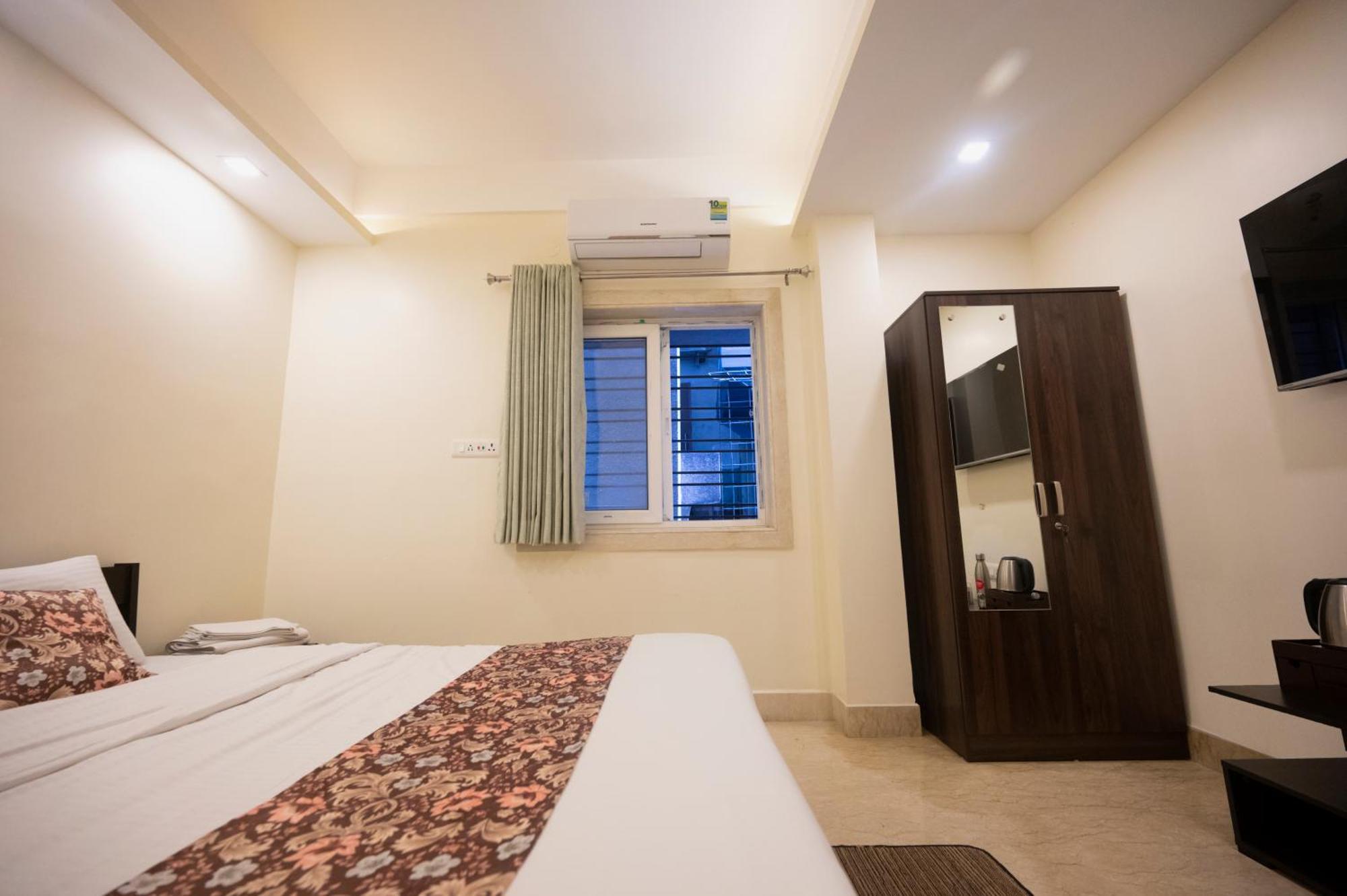 Lakeside Suites Kolkata Exterior photo